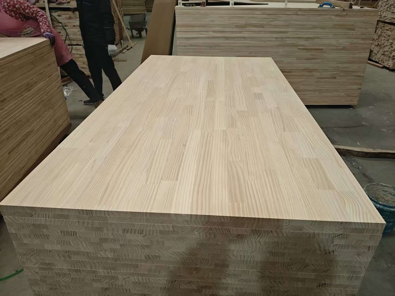 Featured image of post Moisture Resistance in Finger Joint Pine Plywood: What Buyers Need to Know